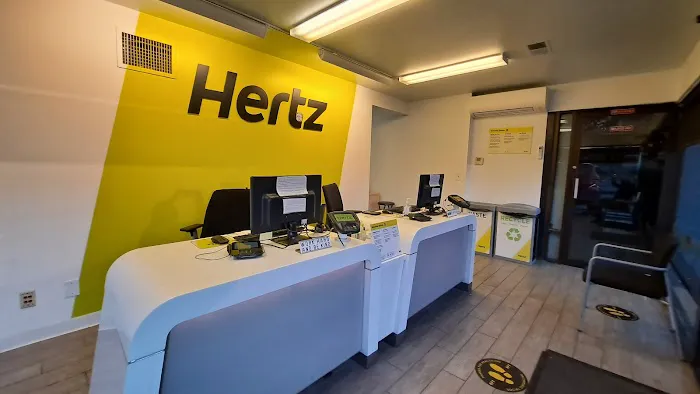 Hertz Car Rental - Weymouth - Washington Street Picture 2