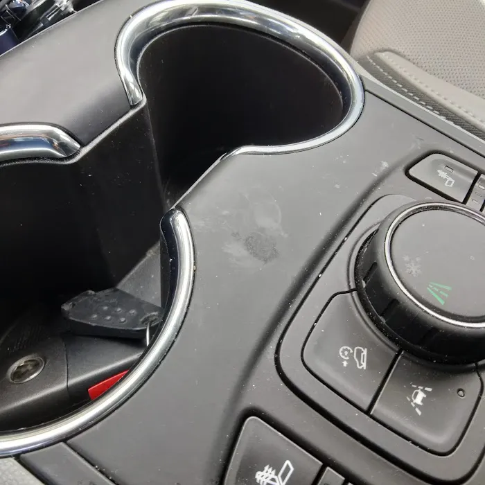 Avis Car Rental Picture 7
