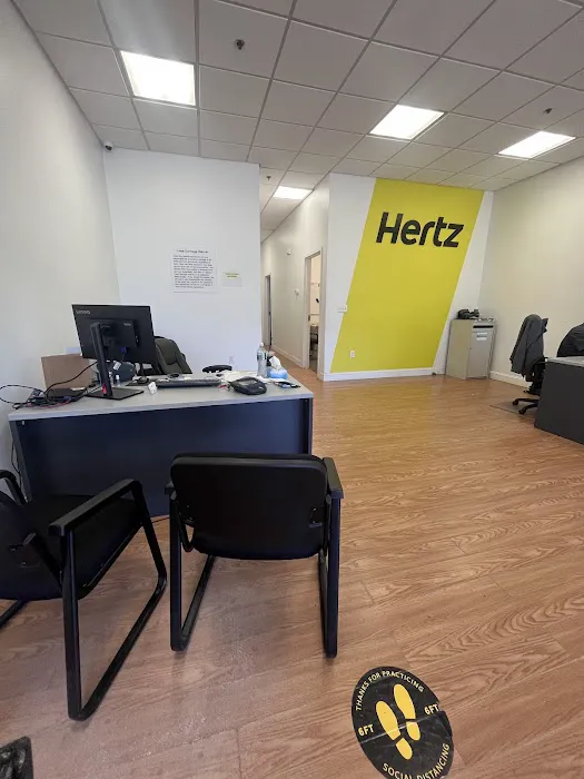 Hertz Car Rental - Hanover - Washington Street Picture 2