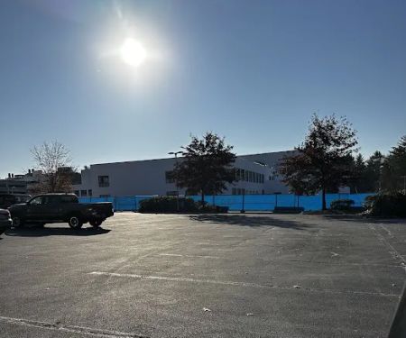 Hertz Car Rental - Waltham - Sylvan Road