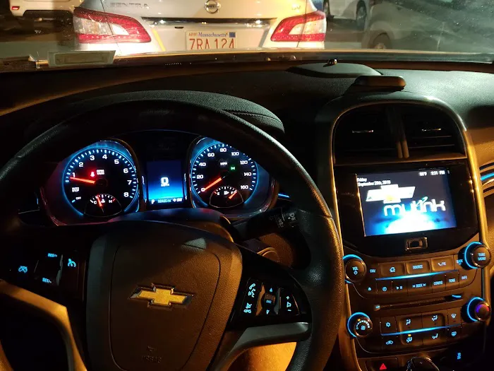 Hertz Car Rental - Revere - Lee Burbank Highway Picture 7