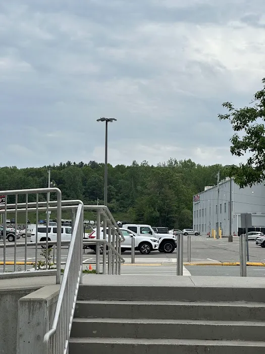 Hertz Car Rental - Bedford - Civil Air Terminal Picture 4