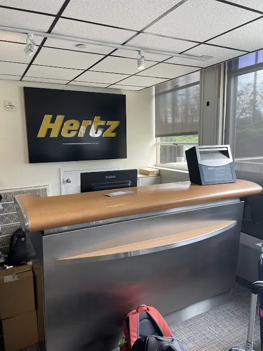 Hertz Car Rental - Bedford - Civil Air Terminal Picture 9