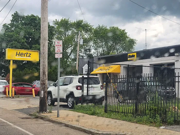 Hertz Car Rental - Milford - East Main Street Picture 2