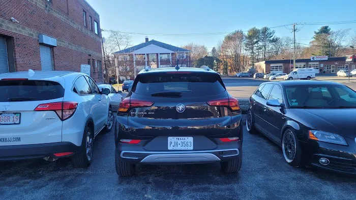 Hertz Car Rental - Woburn - Main Street Picture 3