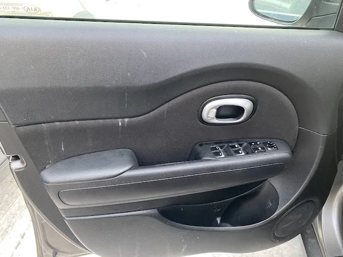 Avis Car Rental Picture 2