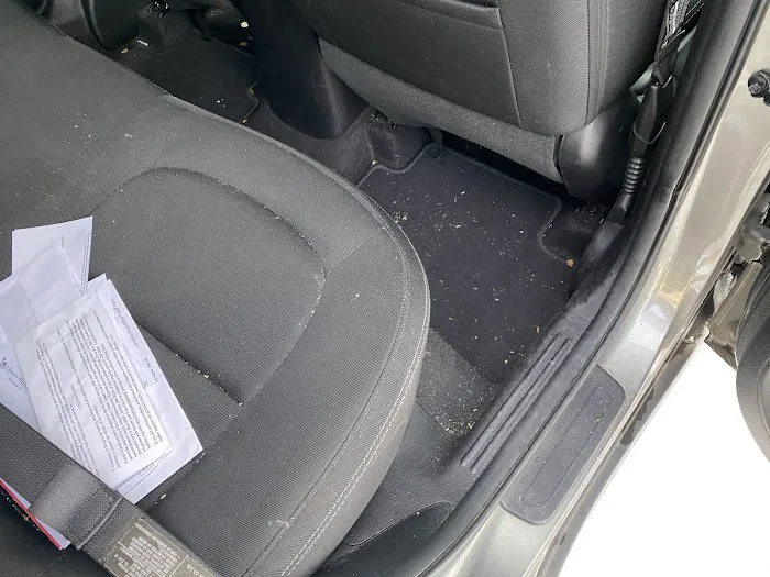 Avis Car Rental Picture 1