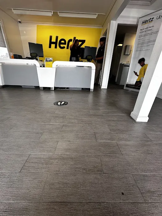Hertz Car Rental - East Providence - Taunton Avenue Picture 6
