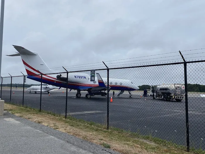 Hertz Car Rental - Hyannis - Cape Cod Gateway Airport (HYA) Picture 9