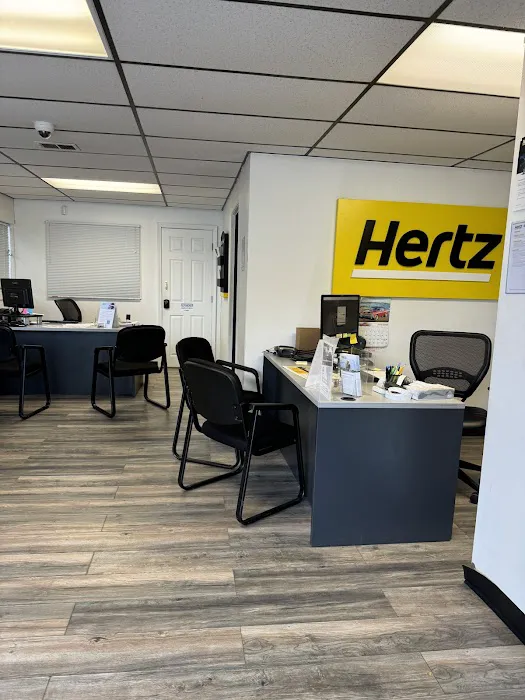 Hertz Car Rental - Auburn - Washington Street Hle Picture 3