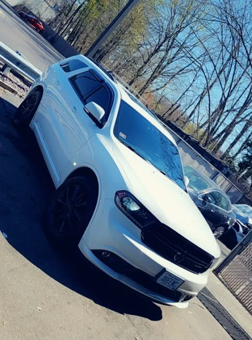 EZee Rental & Leasing Picture 2