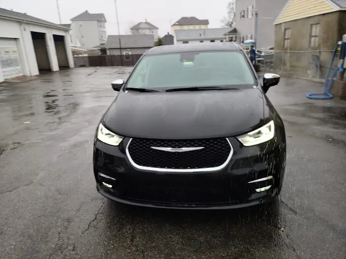 Hertz Car Rental - Warwick - Rhode Island Tf Green International Airport (PVD) Picture 1