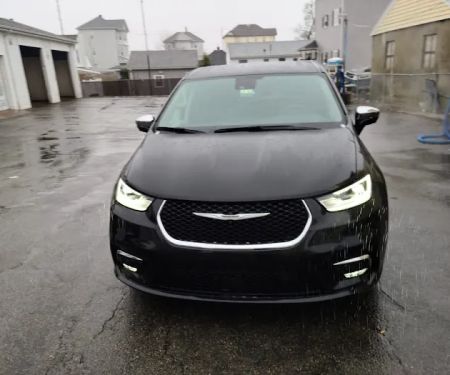 Hertz Car Rental - Warwick - Rhode Island Tf Green International Airport (PVD)