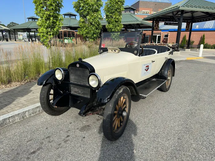Newport Classic Car Company - Tours, Rentals & Weddings Picture 1