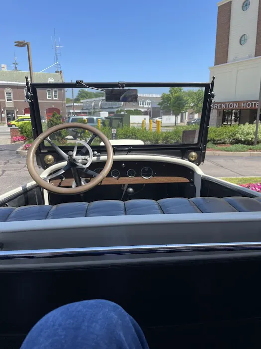 Newport Classic Car Company - Tours, Rentals & Weddings Picture 6