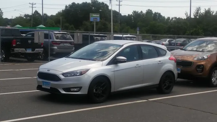 Hertz Car Rental - Windsor Locks - Bradley International Airport (BDL) Picture 1