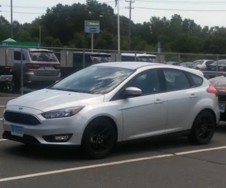 Hertz Car Rental - Windsor Locks - Bradley International Airport (BDL)