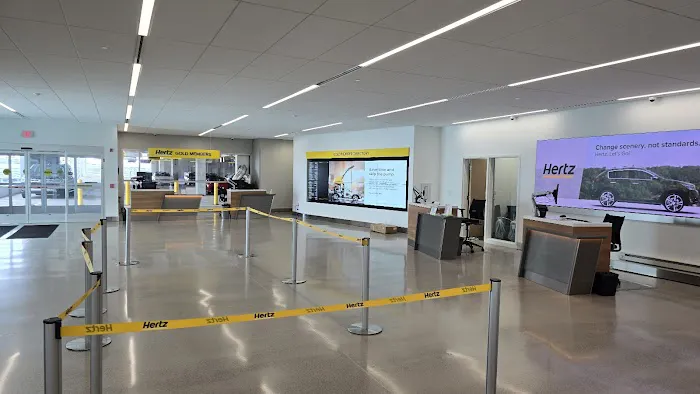 Hertz Car Rental - Windsor Locks - Bradley International Airport (BDL) Picture 2