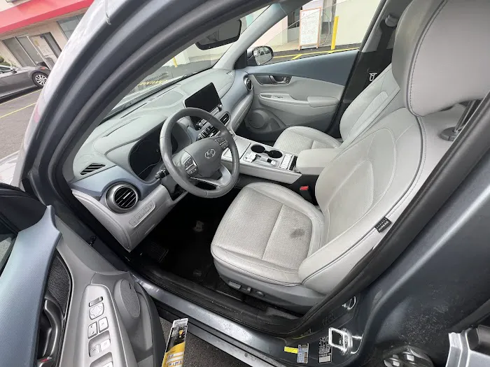 Hertz Car Rental - Wallingford - South Broad Street Picture 4