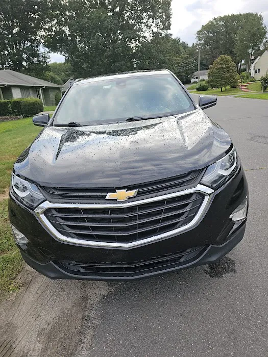 Luxe Car Rental Picture 3