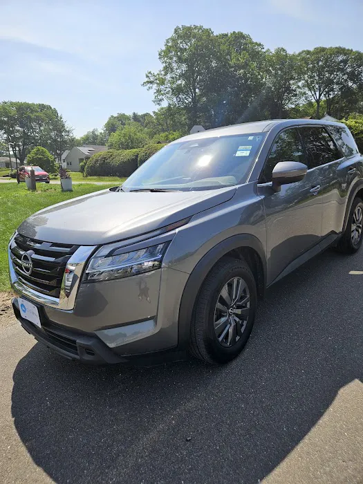 Luxe Car Rental Picture 6