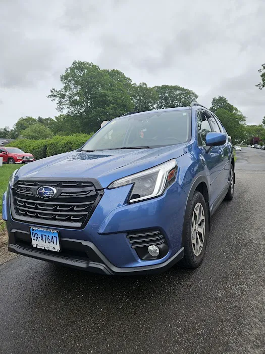 Luxe Car Rental Picture 4