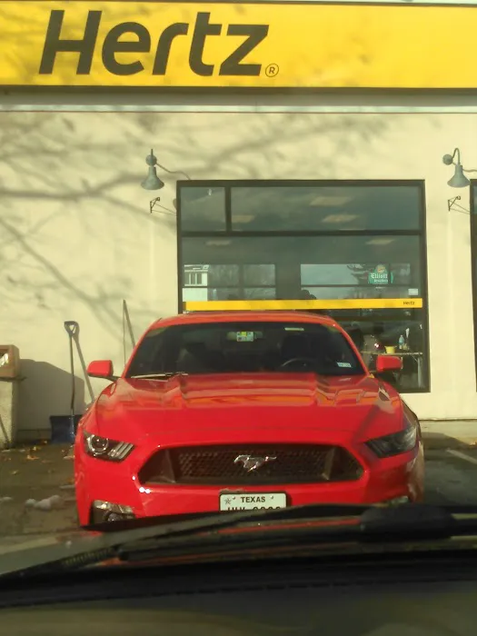 Hertz Car Rental - Fitchburg - Whalon Street Picture 4