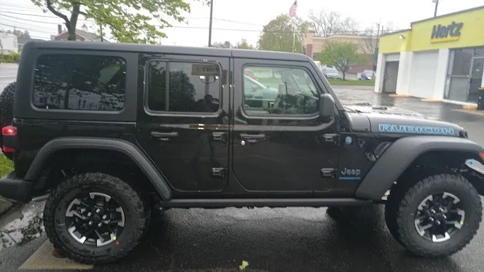 Hertz Car Rental - Fairfield - Post Road Picture 1