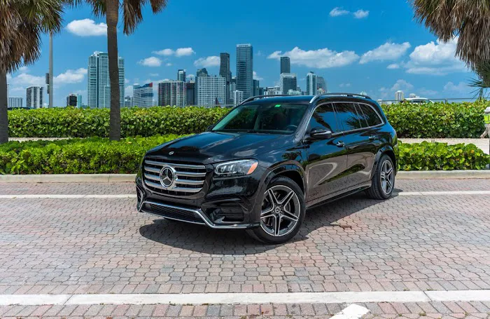 Infinity luxury car rental Picture 8