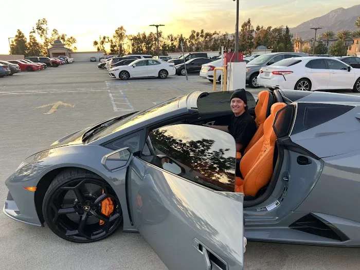 Monarc VIP Luxury & Exotic Car Rentals Miami Picture 7