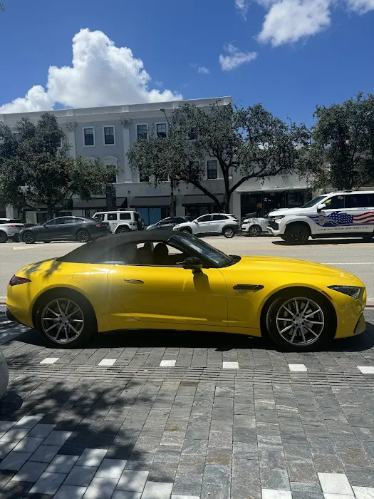 G.M. Luxe - Car Rental - Brickell Location Picture 7