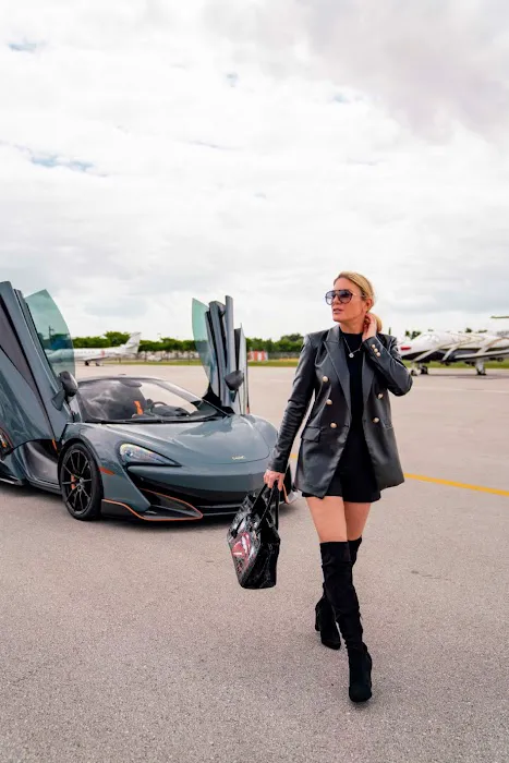 mph club | Exotic Car Rental Miami Picture 5