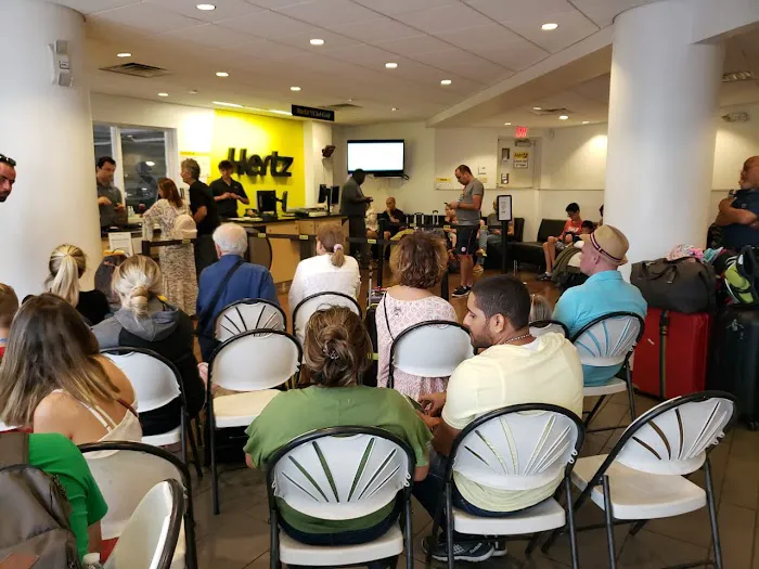 Hertz Car Rental - Miami Downtown - Southeast 2nd Street Picture 3