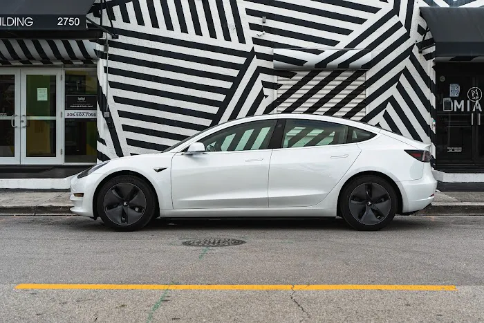 Tesla Rental - Centaur Picture 7