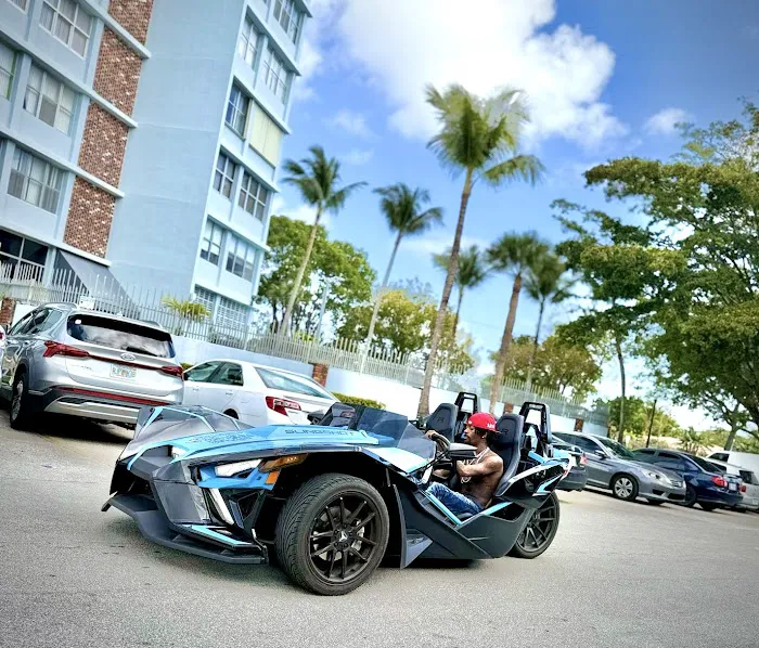 Slingshot Rental Miami Picture 2