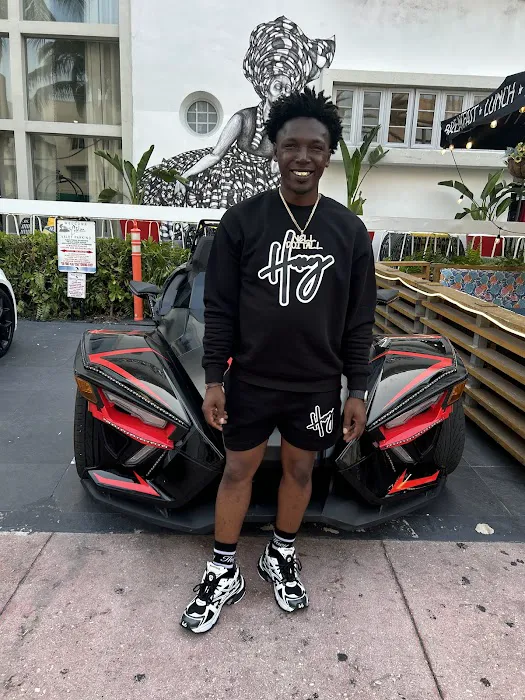 South Beach Slingshot Rentals LLC Picture 4