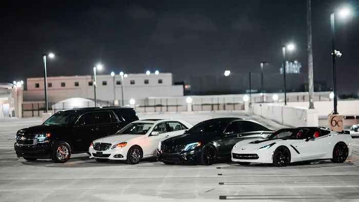 golden luxury transportation group Picture 1