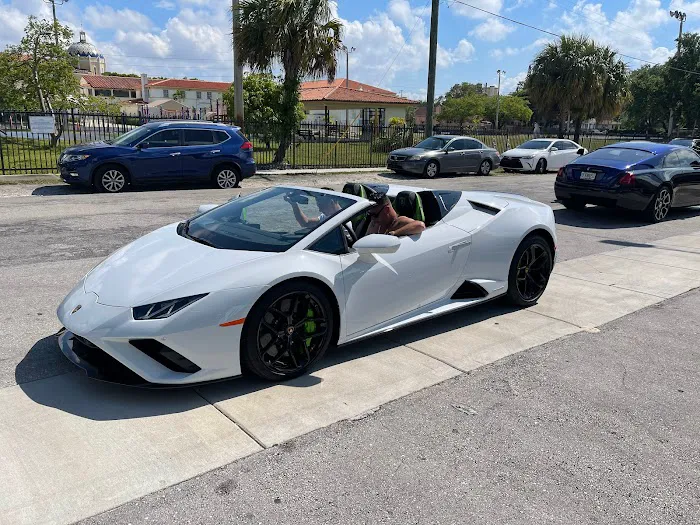 Imagine Lifestyles Luxury & Exotic Rentals Miami Picture 3