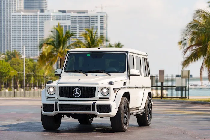 True X Miami | Exotic Car Rental Picture 4