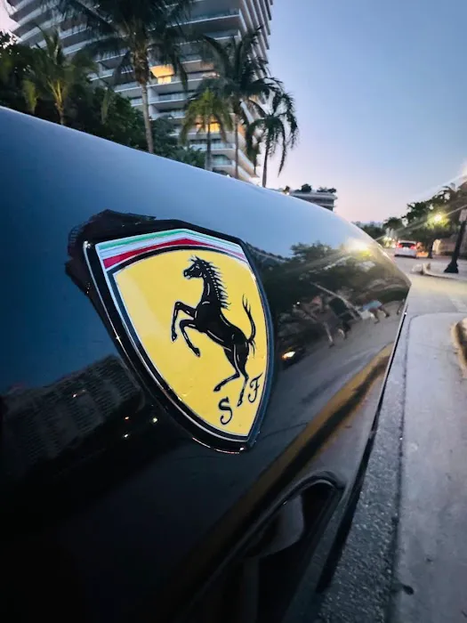 True X Miami | Exotic Car Rental Picture 9