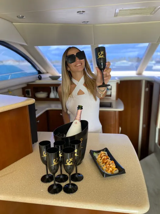 Miami Xperience - Car & Yacht Rental Picture 8