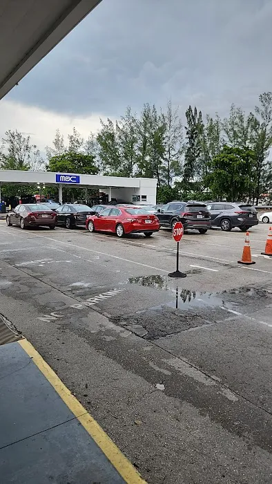 GO Rent A Car / Rent a Wreck Picture 3