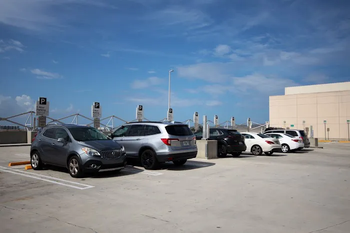 Avis Car Rental Picture 2