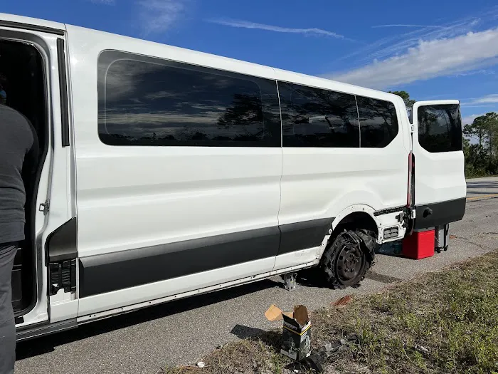 π AZ Car Rental - Miami Picture 1