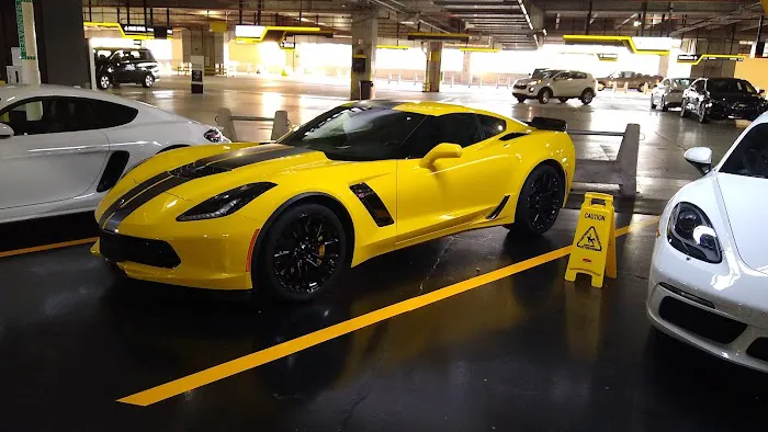 Hertz Car Rental Picture 7