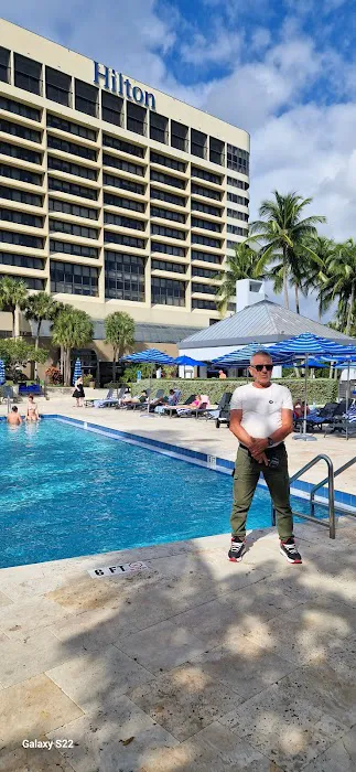 Hertz Car Rental - Miami - Hilton Airport Blue Lagoon Picture 4