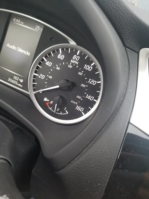 JC CAR RENTAL Picture 7