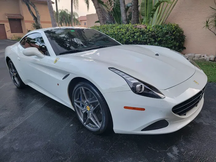Goldenluxurycarrentalcorp Picture 8