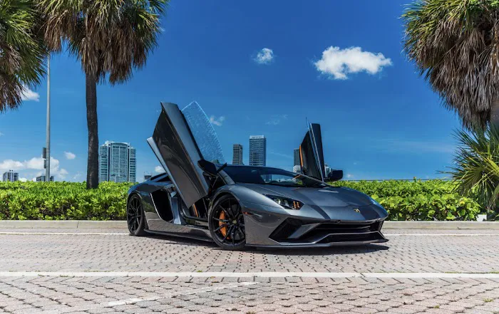 Luxury Miami Car Rentals Picture 2