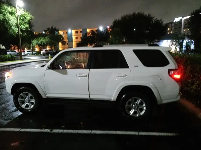 Avis Car Rental Picture 3
